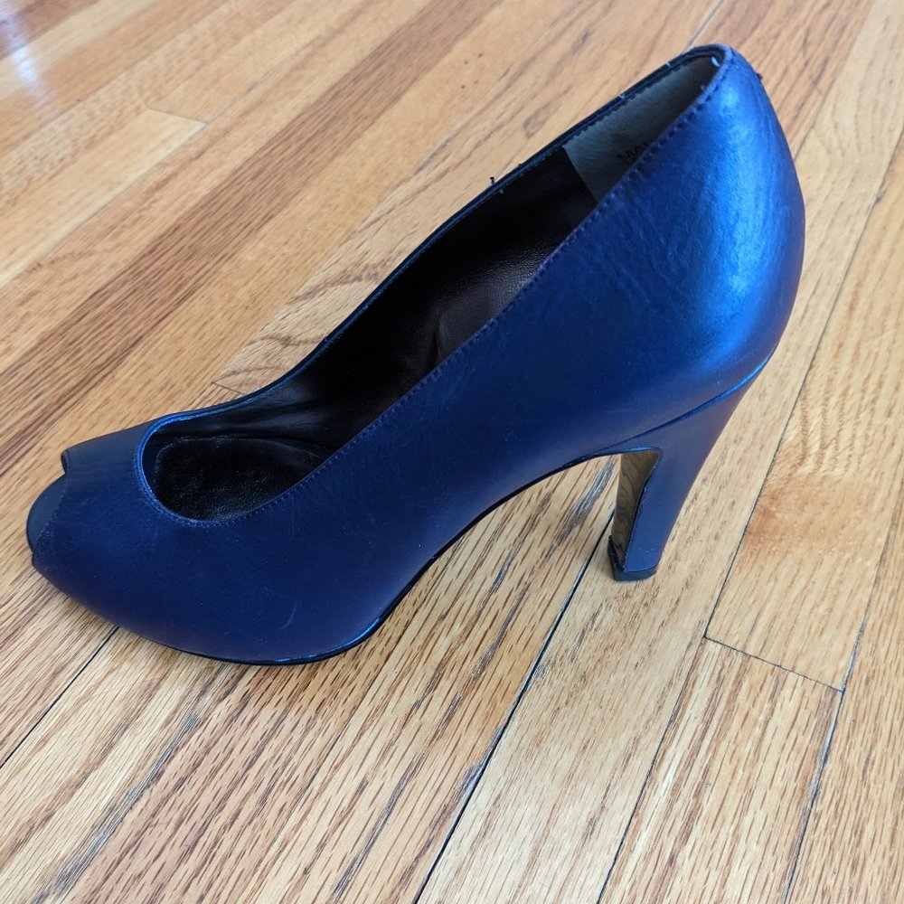INC International Concepts peep toe purple leather pumps in